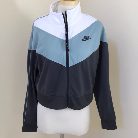 NWT! NIKE Size L Multi Combo cropped sweatshirt